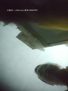 自拍,偷拍,泄密【嫖娼不戴套】夜晚城中村扫街玩逼站街的不多相中一位四川的眼镜姐姐说看她很像自己的中学老师所以想肏