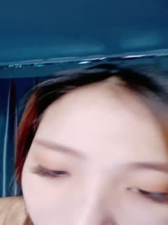 国产直播大白天生意不好做窗帘一拉直播赚钱，超卖力口交深喉帅哥男友花样玩逼口爆一嘴