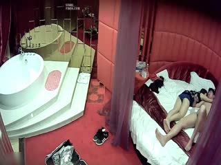 自拍,偷拍,泄密极品少妇穿着撩人丝滑睡裙趴在床上扶着鸡巴用力舔吸吞吐高挑大长腿销魂美景受不了嗷嗷大力冲击操穴【水印】