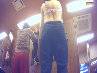 自拍,偷拍,泄密8月新流大众温泉洗浴场女宾换衣间内部真实偸拍✅非常给力环肥燕瘦多个年龄段✅极品良家少妇性感小姐姐美女恐怖大毛逼