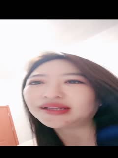 国产直播吊钟奶轻熟女少妇黑丝情趣衣，掰穴自慰，大黑蝴蝶逼红萝卜自慰插穴没入