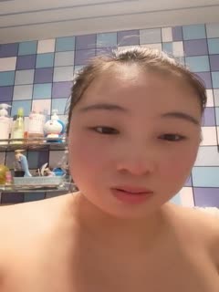 国产直播孕妇下海挣奶粉钱，大肚子挺着胸部在浴室漏逼，自慰，爽歪歪！