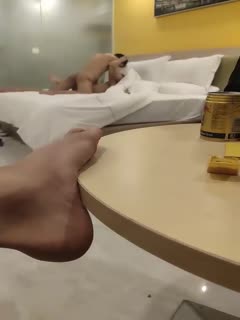 自拍,偷拍,泄密【9总出击】老哥带朋友找小姐TP啪啪，床上猛操老哥旁边观战，很是诱惑喜欢不要错过