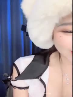 国产自拍【颜值高女神】”黎曼妹妹“热舞诱惑，自慰，掰开嫩逼让您看看粉嫩的小洞穴