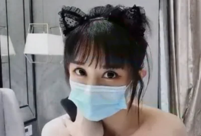 国产自拍大眼萌妹骚叫“哥哥来操我”!