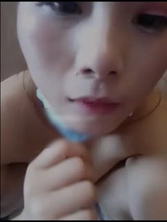 国产自拍说话很拽的大奶妹和小伙在公园的厕所里直播啪啪有人来了快