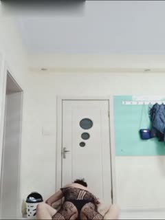 国产自拍夫妻直播四眼男是个大变态穿个连体黑网情趣套猛干骚货