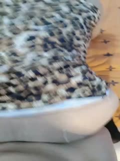 国产自拍今天老婆漂亮哦，穿着豹纹连衣裙，下班堵在门口、激战到床上，拥抱舌吻 女上位，酣畅淋漓！