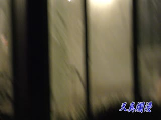 自拍,偷拍,泄密大神【天真烂漫】夜晚潜入校园女生公共浴室隔窗长焦真实偸拍一群妙龄学生妹洗澡一屋子不穿衣服的嫩妹子太爽了2