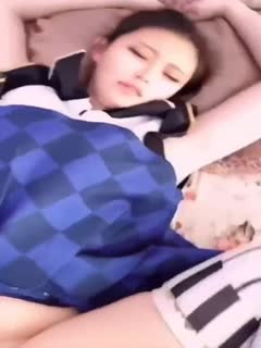 国产自拍操漂亮无毛小美眉操的这么猛最后颜射