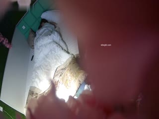 自拍,偷拍,泄密监控破解近距离偷拍年轻小伙带着漂亮女友啪啪啪
