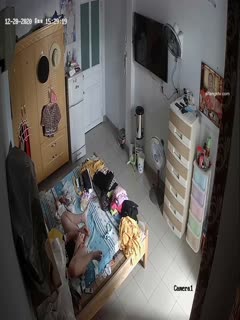 自拍,偷拍,泄密✿摄像头破解✿ 居家寂寞美少妇空虚自慰 衣柜里掏出私藏18cm阳具 大开美腿享受阳具抽插高潮 女人也瘾 (2)
