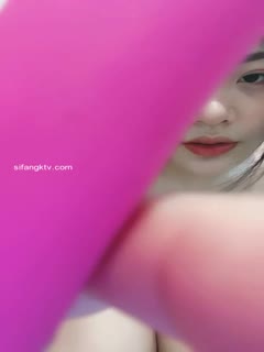国产直播全网第一巨乳【大波】黑丝大奶丁字裤~道具自慰~撒尿特写~~激情骚动诱惑，表情迷人~不错不错，胸好大~