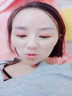 国产直播深圳母女，在线征女婿，为女儿发愁，我闺女没事就在家抠逼，说话又色又骚，母女一起黄播，给劲！ (2)
