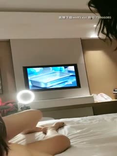 国产直播【萝莉和御姐姐妹花】双女互舔带假屌啪啪，一起口口开裆黑丝后入性感大屁股呻吟，很是诱惑喜欢不要错过