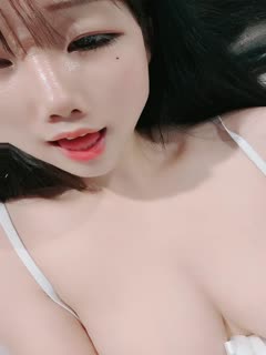 国产直播奶大逼肥颜值高的极品女孩诱惑,全程露脸性感的睡衣,揉奶玩逼互动狼友撩骚淫语不断,道具抽插呻吟可射 - 国产自拍视频