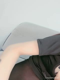 国产直播#黏婉柔_韵味成熟型长发白皙美女主播穿性感黑丝紫薇诱惑
