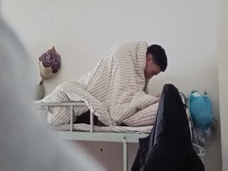 国产自拍最新重磅大瓜❤️诸葛亮晶晶和不羡江中仙，女的跑去男生宿舍，诱人录像，有人玩游戏，激战超级猛，床都要散架了！