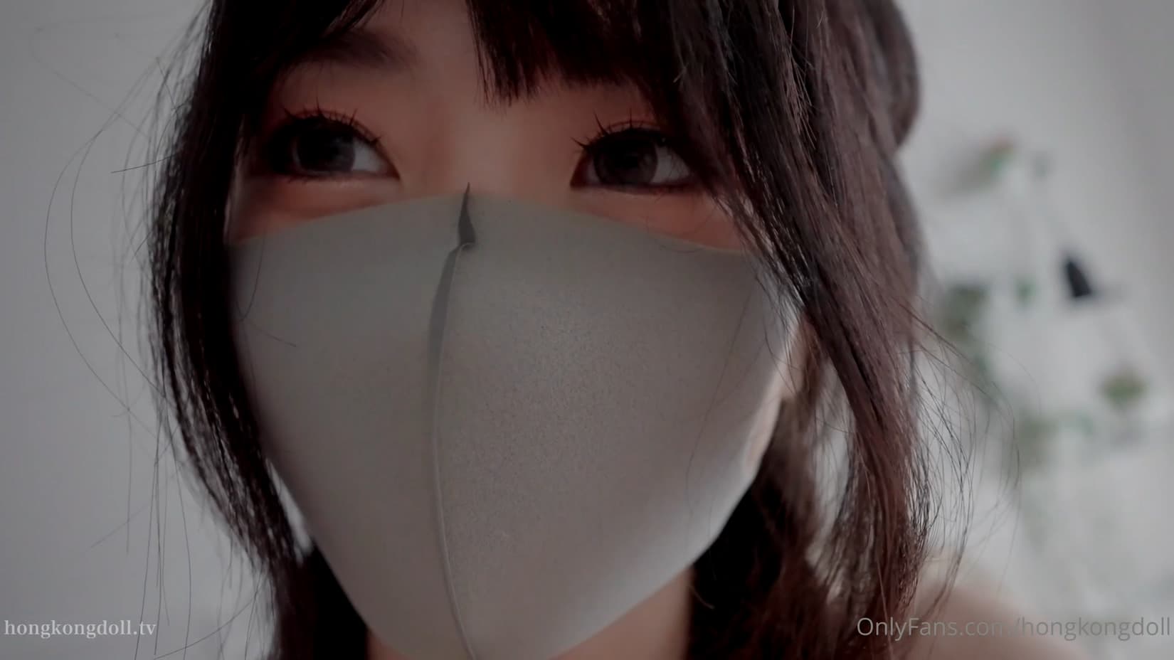 国产自拍HongKongDoll 玩偶姐姐 - 自費訂閱私信 《小碎花啪啪》後入懟操
