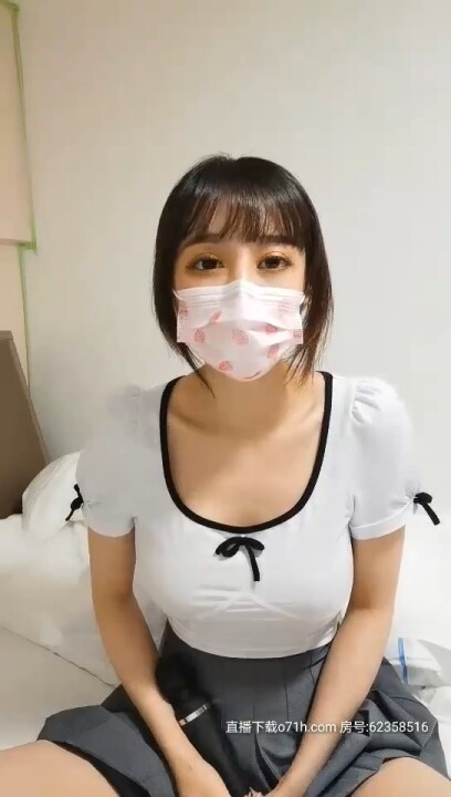 国产自拍新人試鏡逼逼無毛苗條妹子自慰誘惑，情趣裝網襪特寫假吊抽插翹屁股