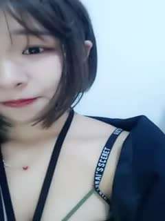 国产自拍【短发萌妹】床上自慰声音好听