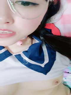 国产直播爸爸草我装纯的骚货全程露脸制服诱惑，无毛白虎逼激情大秀，陪狼友互动撩骚浪荡呻吟，揉奶玩逼精彩刺激不断