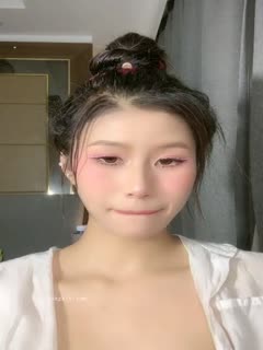 国产自拍核弹！成都小嫩模！【你的KK】扭动极品小蛮腰！_1