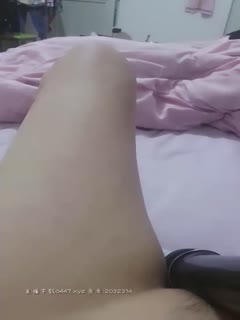 国产直播00后嫩妹【小不点】超大震动棒自慰和小男友啪啪，后入大力猛操道具玩弄，很是诱惑喜欢不要错过