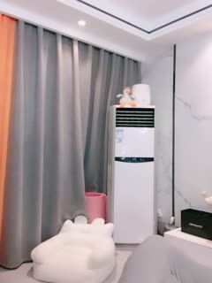 国产直播极品女神尤物，装扮丝袜高跟包臀短裙完美诱惑，性感好身材极品大奶子骚翘臀，揉奶玩逼自慰呻吟，妩媚风情