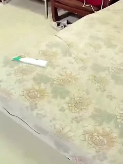 国产自拍【极品骚货】新来的骚姐姐面对镜头舔弄着大鸡巴，样子真骚被大哥压在身下爆草抽插，揉捏着骚奶子，浪荡呻吟不止精彩刺激