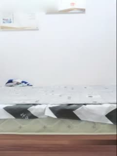 国产自拍长相清纯萌妹子双人口交秀躺着舔完jj再站着按着头抽插非