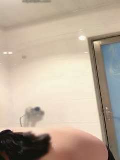 国产自拍第一次加入果聊界的极品良家豪乳美眉有网友为加V决定等老爸睡了偷钱刷礼物