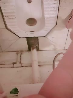 国产直播✿户外刺激✿ 两个白富美在早茶闹市跳蛋自慰 鲜鲍溢出白色淫汁 周围都是一群人在唠嗑 偷偷潮吹喷了一地淫水太刺激了