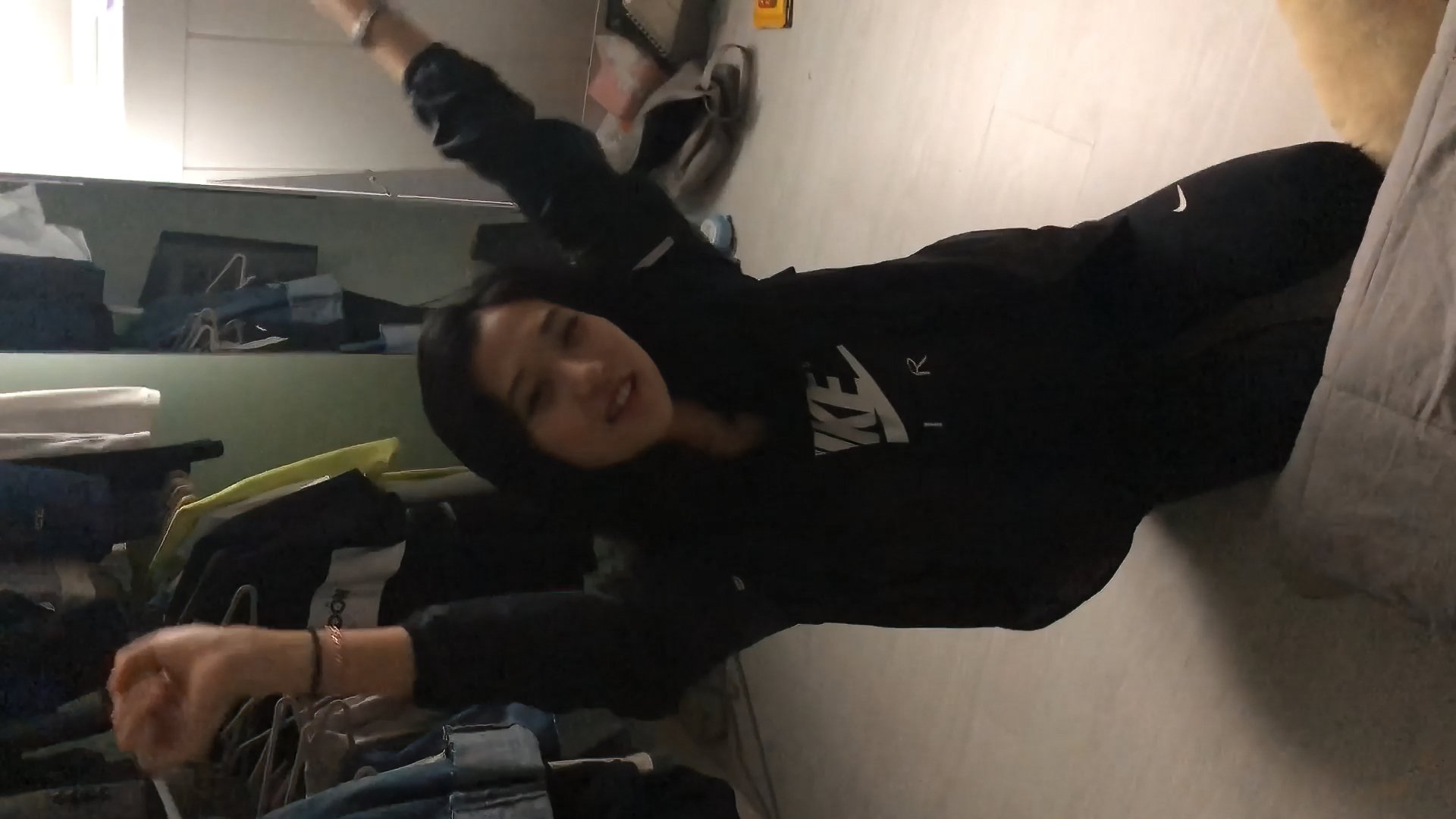 国产自拍搞怪呆萌女友日常