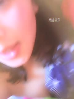 国产直播20岁宝妈挤奶：老公我难受死了，我下面洗的很干净，要不你帮我舔一下好不好。婴儿在怀里被老公强行啪啪！
