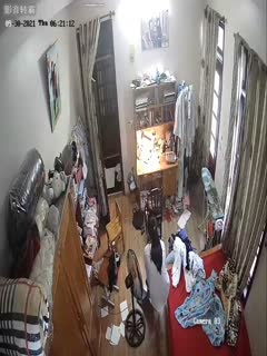 自拍,偷拍,泄密【精品TP】家庭网络破解摄像头❤️眼镜学生妹家庭日常生活学习1