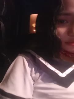 国产自拍样子纯情的女主播穿着水手制服勾搭小车司机路边车震美女主