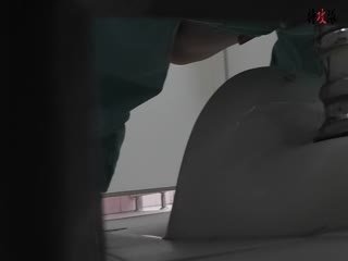 自拍,偷拍,泄密《魔手㊙️外购》特攻队大神潜入高校女卫连续偸拍多位学生妹课间方便㊙️阴毛一个比一个重有几个妹子长得还挺漂亮