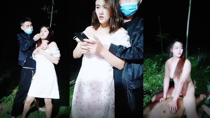 国产直播【深夜户外强奸闺蜜】夏天到了，适合野外群P，两男两女淫乱聚会，小姐妹在空旷田野肆意狂叫