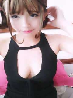 国产自拍来啊草我，很久没见过这么极品的美乳粉嫩骚逼了没忍住连续撸了4次今晚得搞两瓶营养快线补补