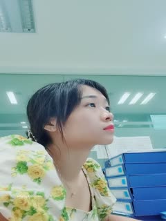 国产自拍清纯小野喵】在外资公司上班美丽小姐姐~上班偷偷直播!~！！✨✨✨--无声音时是主播关的，怕泄露公司机密_20220530_145058