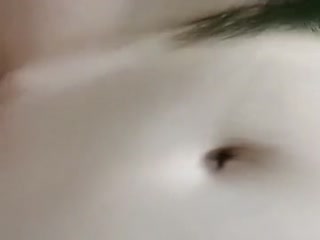 国产自拍看了谁都秒硬的小少妇，露脸很有骚劲让小哥舔逼，小嫩逼特写好紧看着，温柔的舔鸡巴深喉，让小哥各种抽插好骚