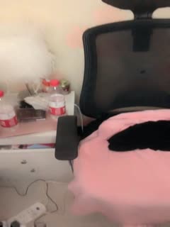 麻豆AV颜值不错妹子全裸自慰秀 逼逼无毛非常粉嫩用花露水瓶子抽插出白浆-1