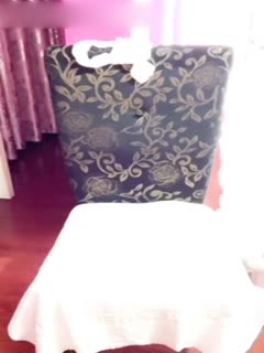 国产自拍骚学妹的诱惑，自己舔手指舔道具看着真骚，脱光了自己摸着