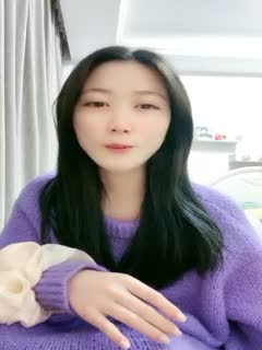 国产直播超清纯校花--夏天的夏❤️，颜值、身材让人看了直流口水，声音温柔听她聊天就是心情舒畅，揉奶露毛真好看！ (2)