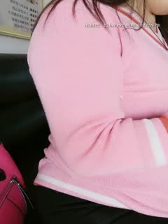 国产直播性感孕妇老板娘看着店面都不老实开档情趣装露脸诱惑狼友，跳弹自慰骚逼特写展示，大奶头骚奶子挤奶水给狼友