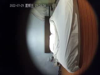 自拍,偷拍,泄密2022-7-28-29新流出小旅馆偷拍男女情人开房偷情啪啪-005