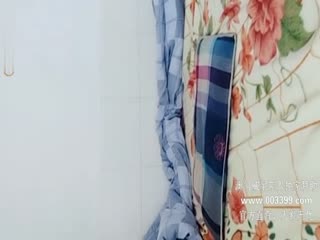 国产自拍嫩小骚婊露脸被渣男蹂躏鸡巴狂草压在身下爆操浪叫干得死去活来