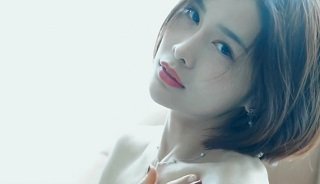 国产自拍高颜值短发妹子~顶级套房脱衣诱惑~若隐若现的第三点勾起你的性欲~