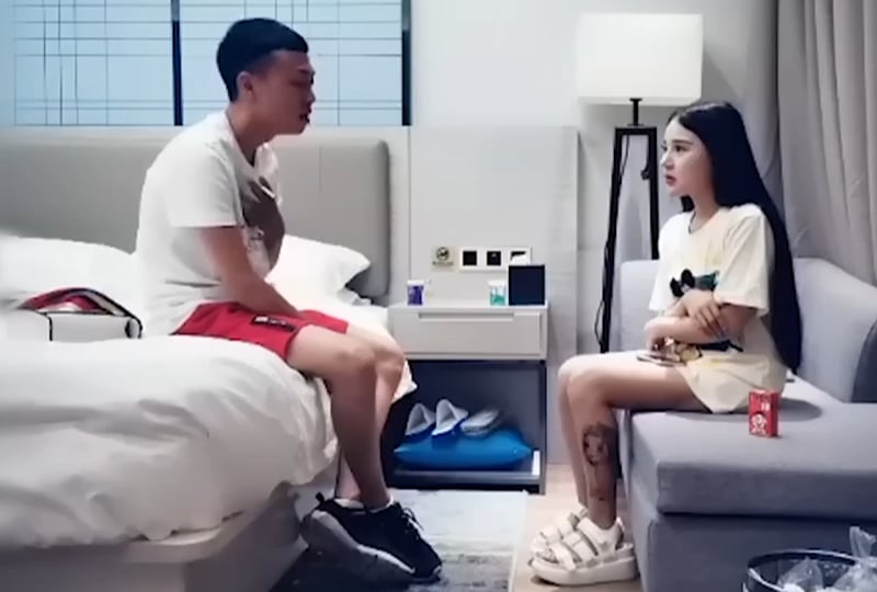 国产自拍3000元约了位甜美性感的极品美女,每次用力插都痛的大叫!